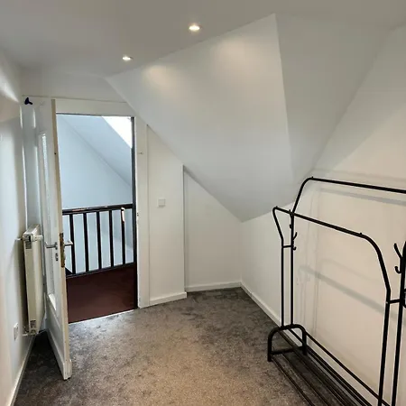 Nathanael Mit Kueche, Wlan & 4 Schlafzimmern Apartment