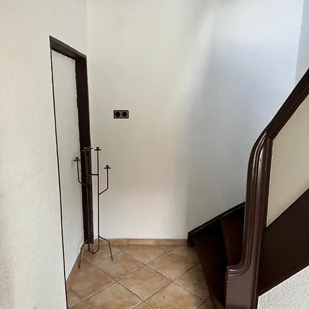 Apartment Nathanael Mit Kueche, Wlan & 4 Schlafzimmern *
