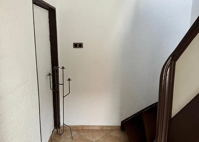 公寓 Nathanael Mit Kueche, Wlan & 4 Schlafzimmern *